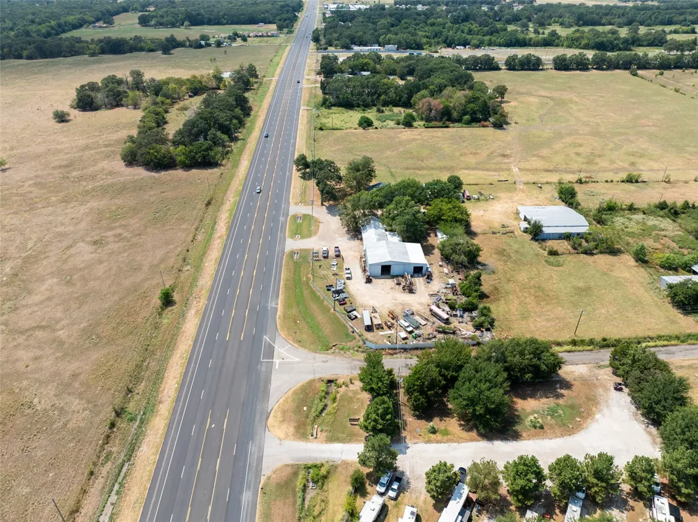 4687 E Highway 82 Paris, TX 75462