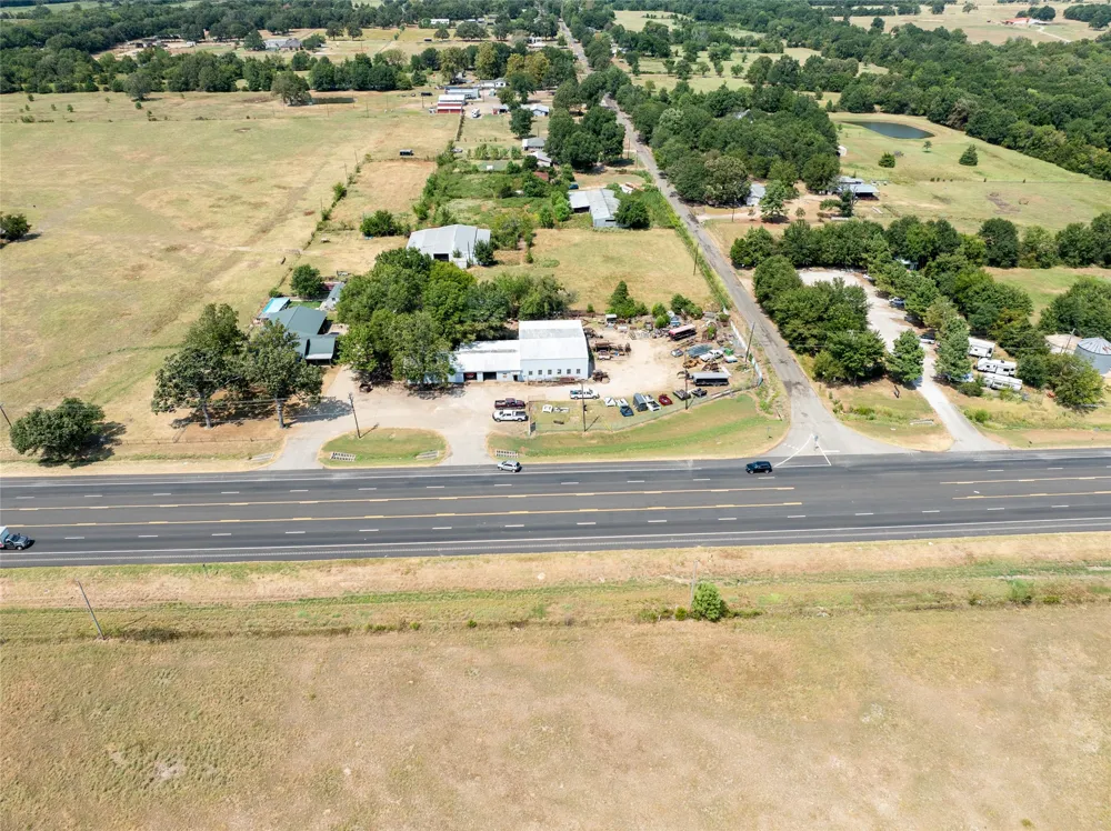 4687 E Highway 82 Paris, TX 75462