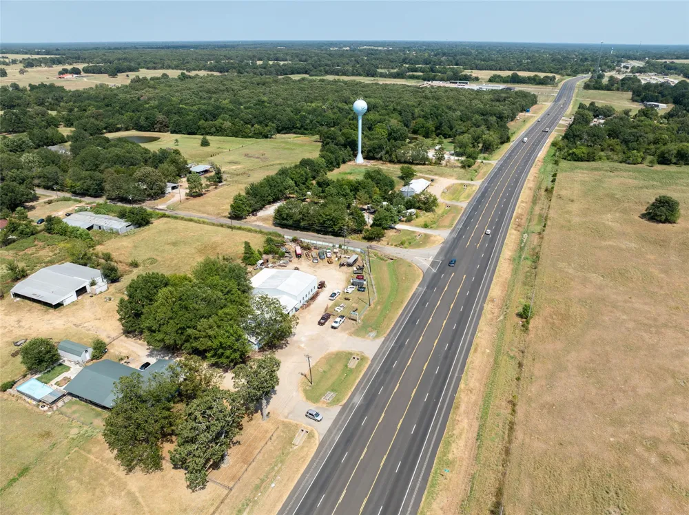 4687 E Highway 82 Paris, TX 75462