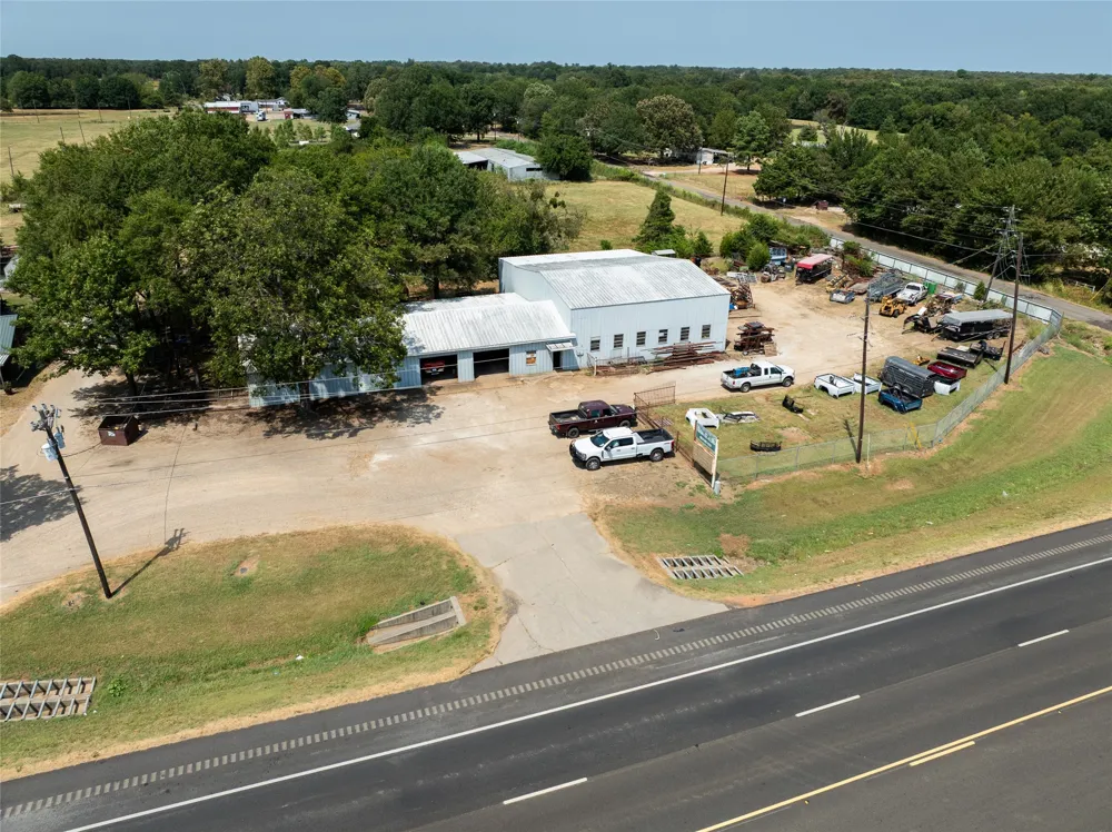 4687 E Highway 82 Paris, TX 75462