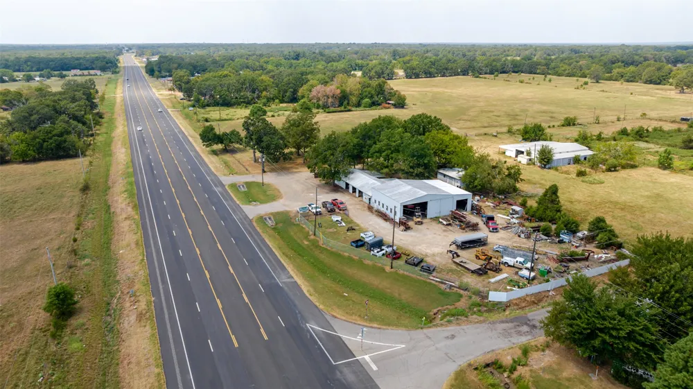 4687 E Highway 82 Paris, TX 75462