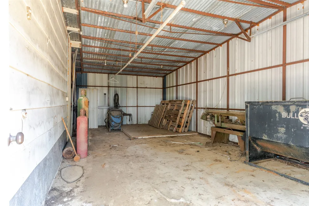 4687 E Highway 82 Paris, TX 75462