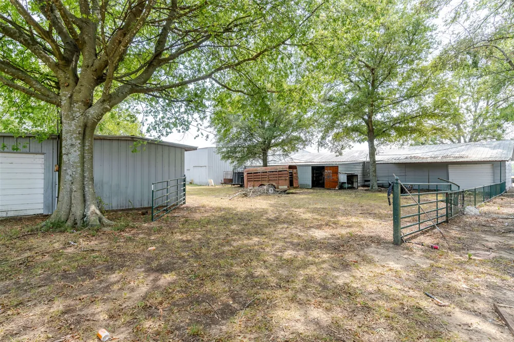4687 E Highway 82 Paris, TX 75462