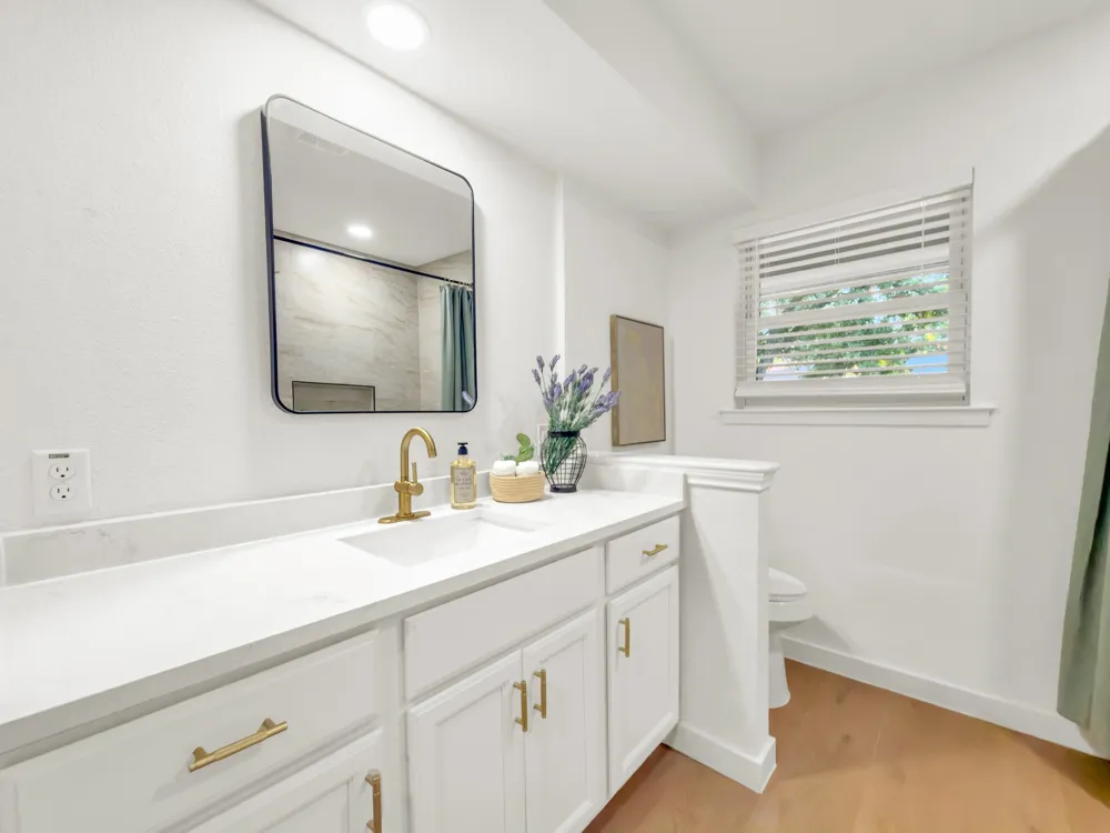 2633 Locksley Irving, TX 75061