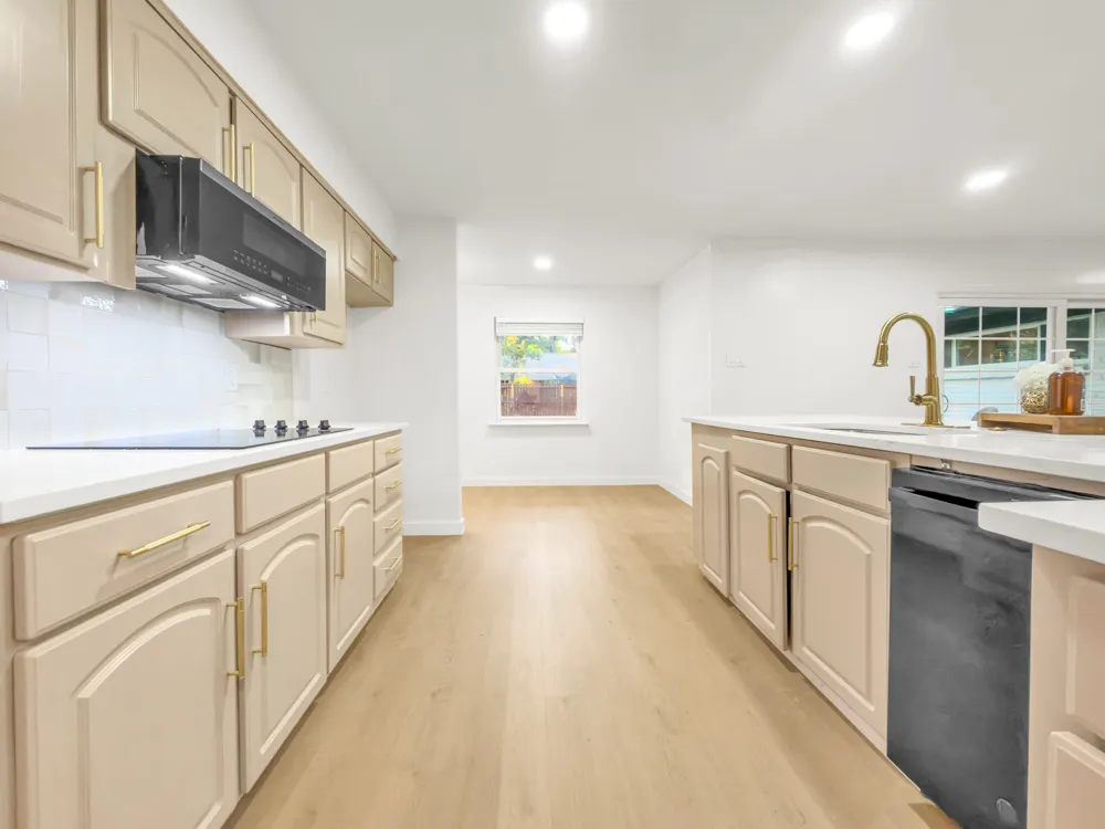 2633 Locksley Irving, TX 75061