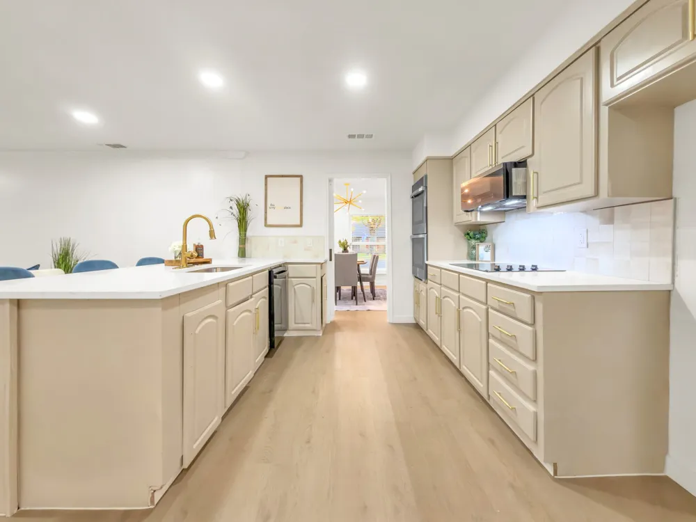 2633 Locksley Irving, TX 75061