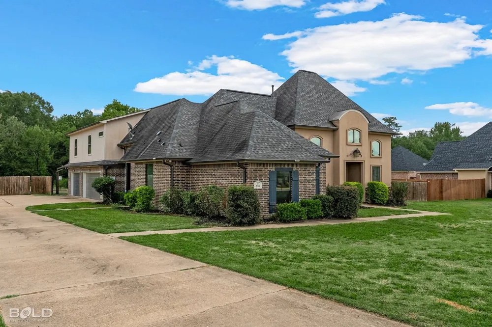 220 Hallmark Drive Stonewall, LA 71078