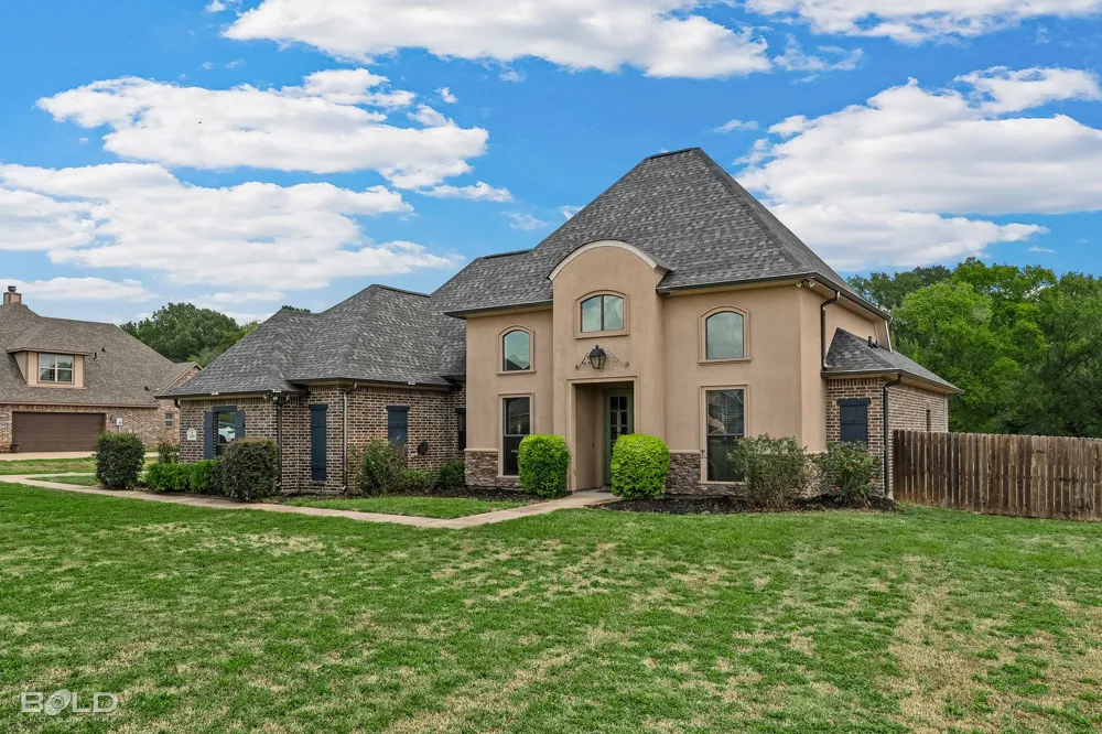 220 Hallmark Drive Stonewall, LA 71078