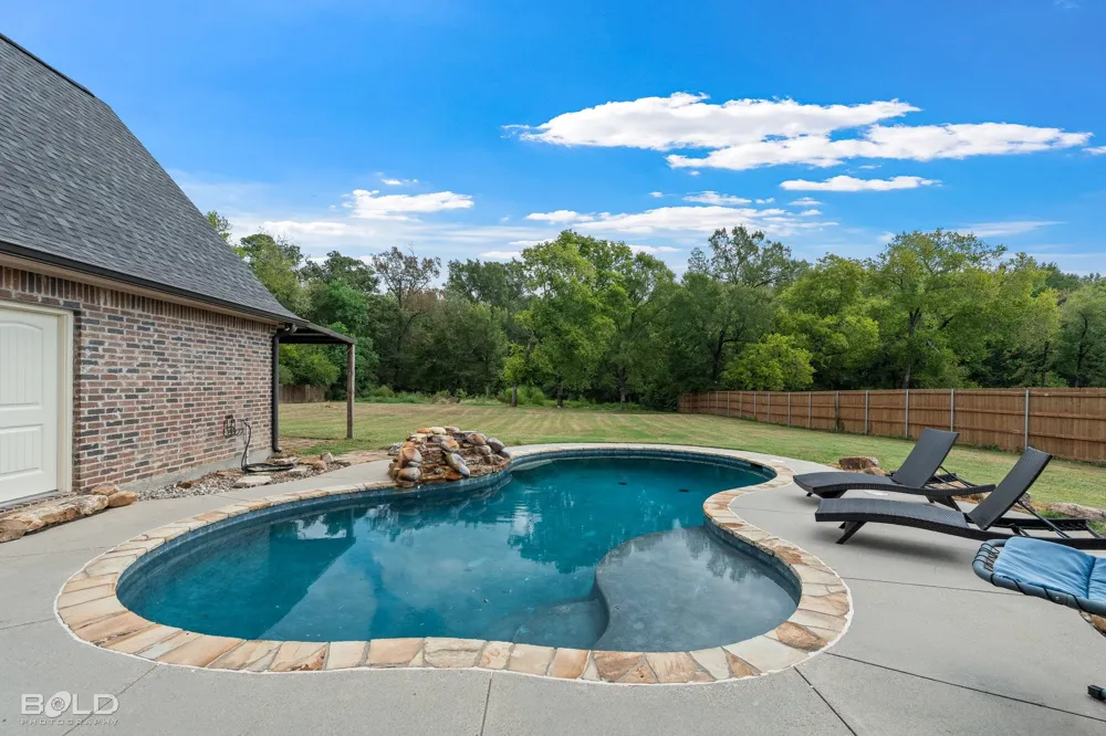 220 Hallmark Drive Stonewall, LA 71078