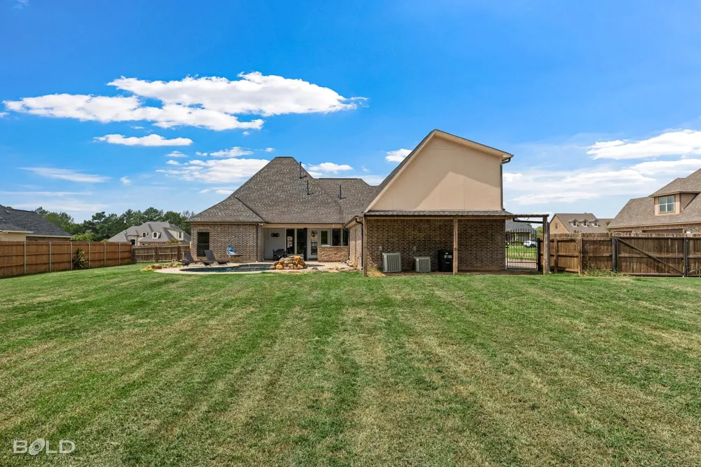 220 Hallmark Drive Stonewall, LA 71078