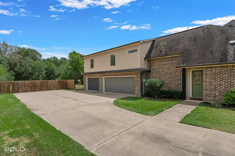 220 Hallmark Drive Stonewall, LA 71078