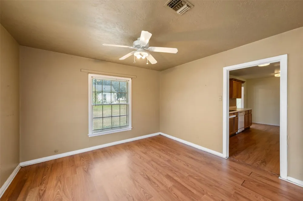 810 Main Street Hempstead, TX 77445