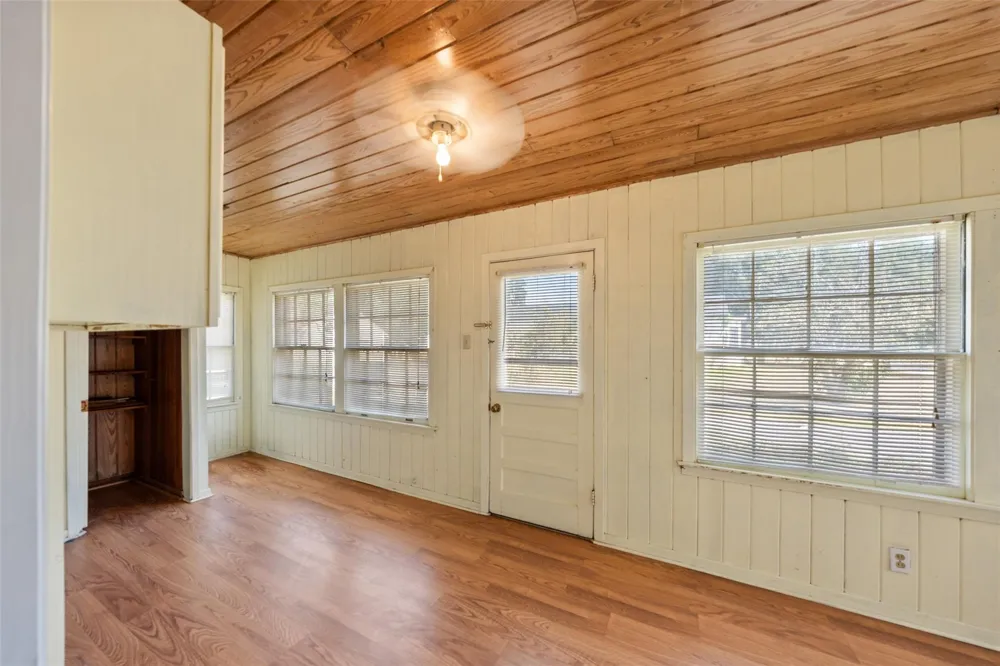 810 Main Street Hempstead, TX 77445