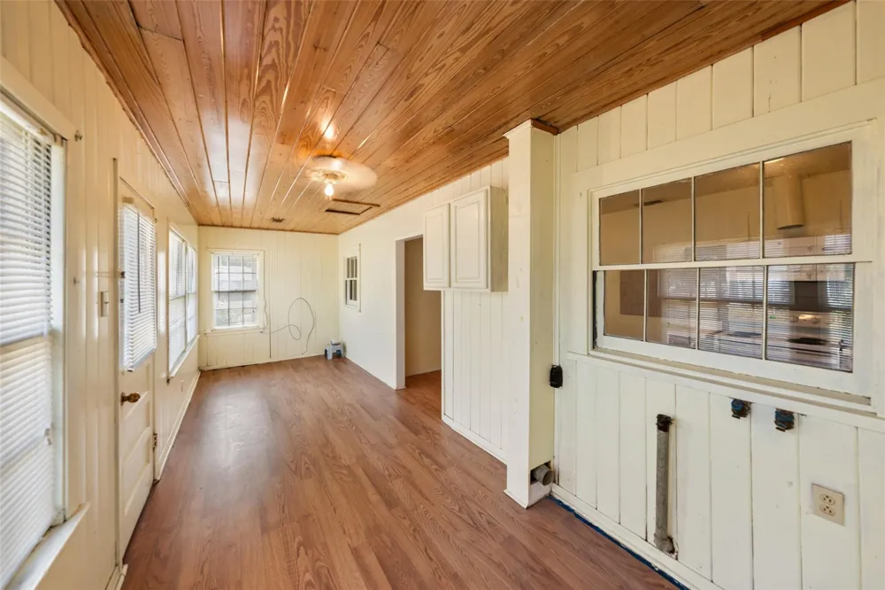810 Main Street Hempstead, TX 77445