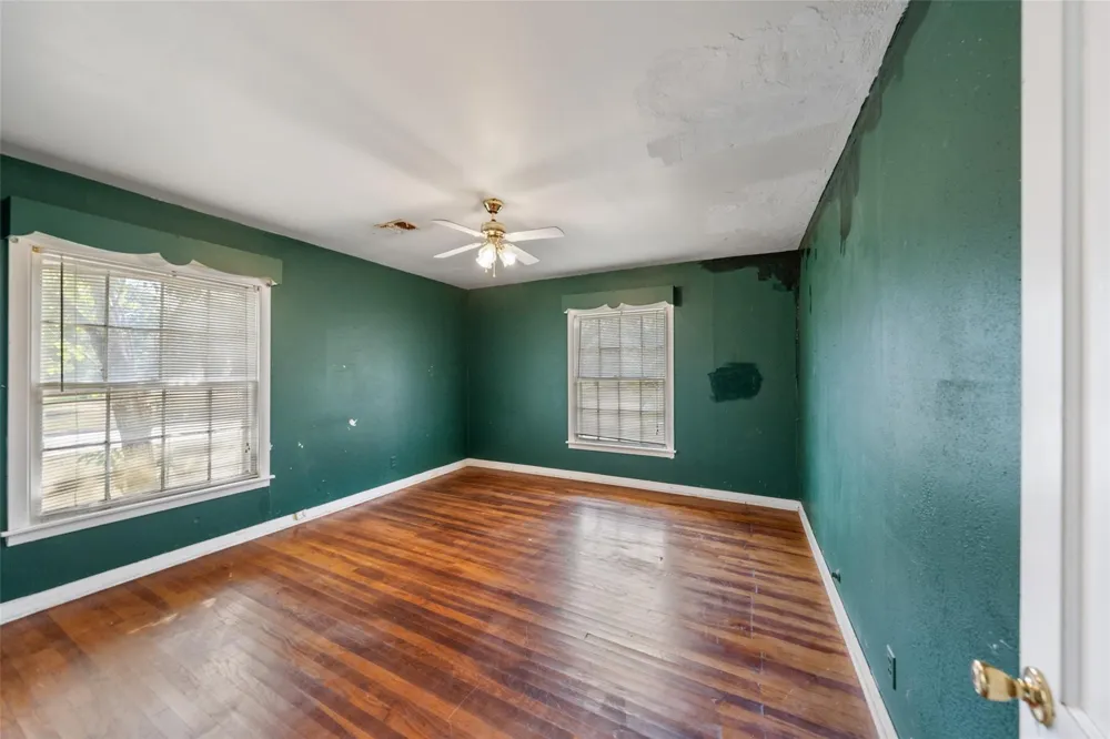 810 Main Street Hempstead, TX 77445