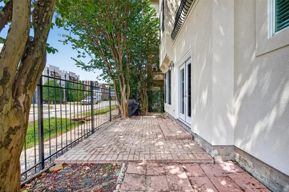 4502 Rose Street Houston, TX 77007
