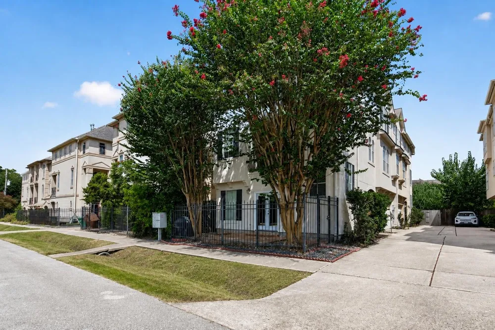 4502 Rose Street Houston, TX 77007
