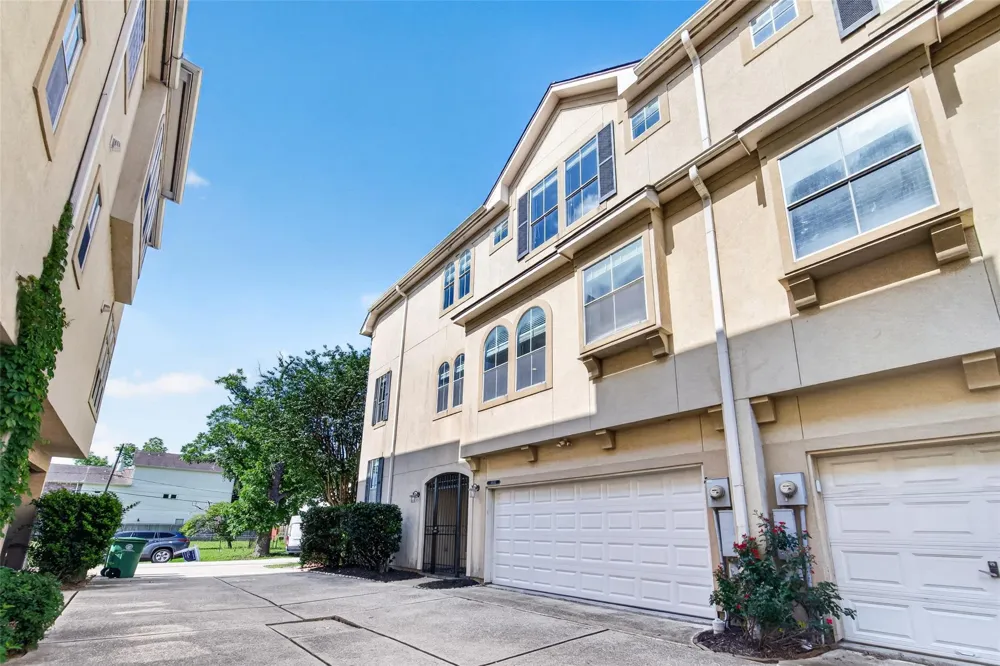 4502 Rose Street Houston, TX 77007