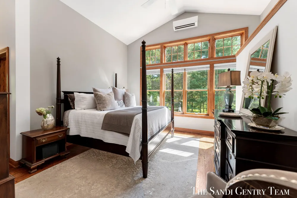 8567 Chuckanut Drive Montague, MI 49437