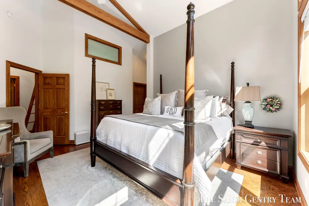 8567 Chuckanut Drive Montague, MI 49437