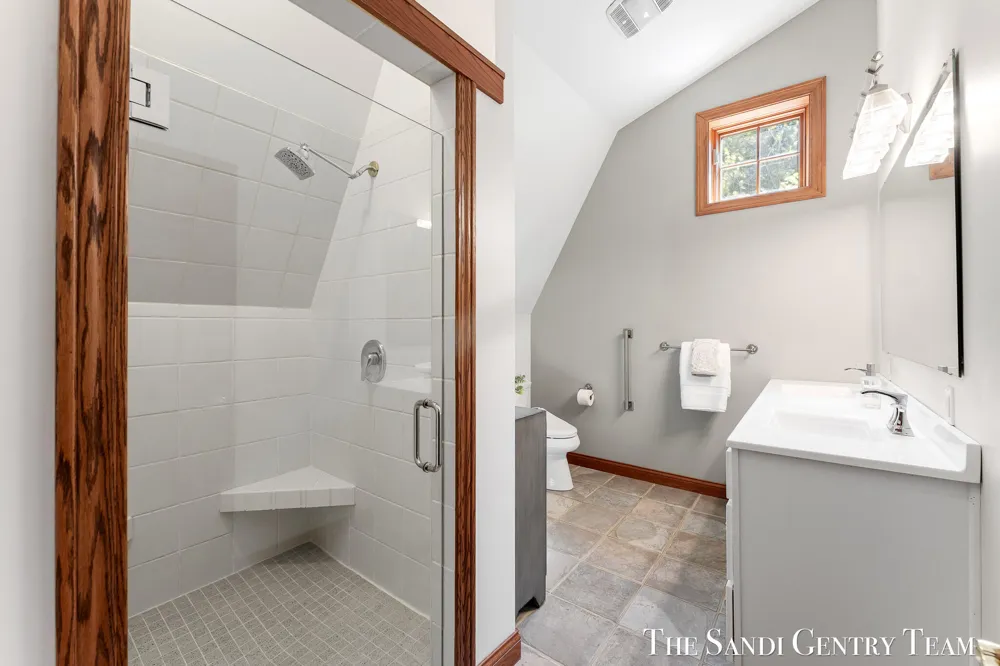 8567 Chuckanut Drive Montague, MI 49437