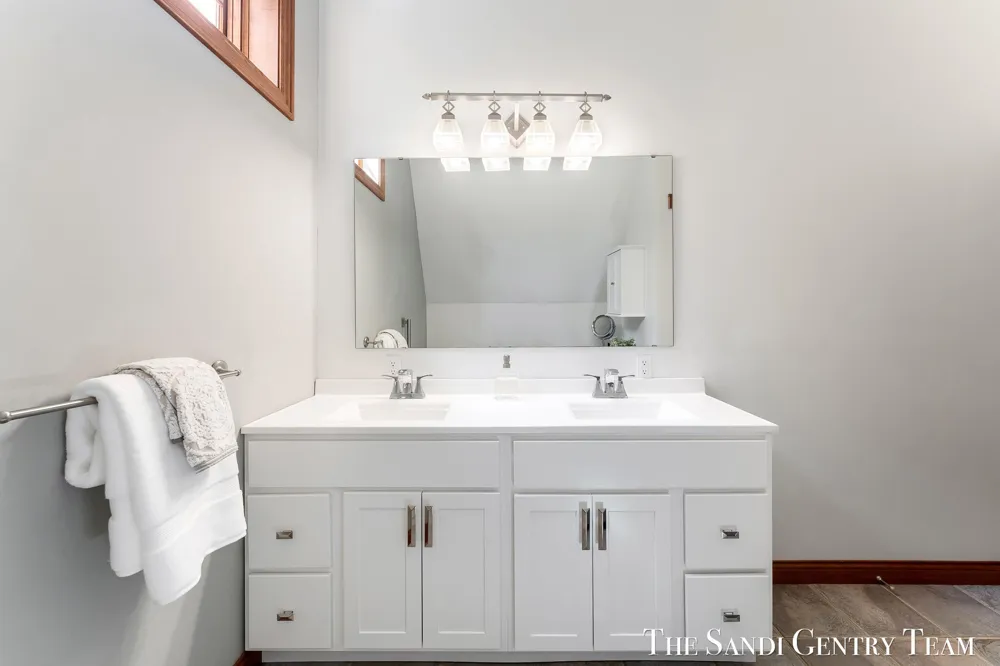 8567 Chuckanut Drive Montague, MI 49437