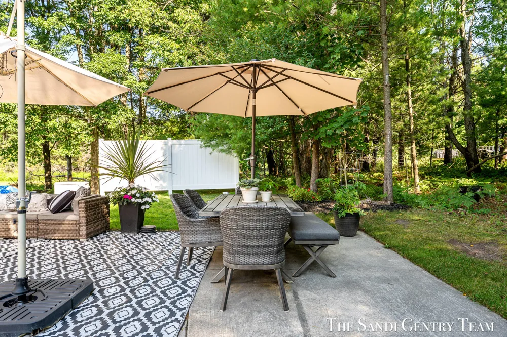 8567 Chuckanut Drive Montague, MI 49437