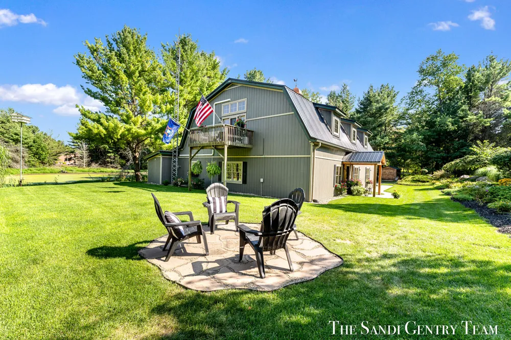 8567 Chuckanut Drive Montague, MI 49437