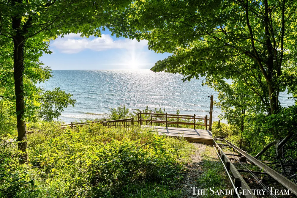 8567 Chuckanut Drive Montague, MI 49437
