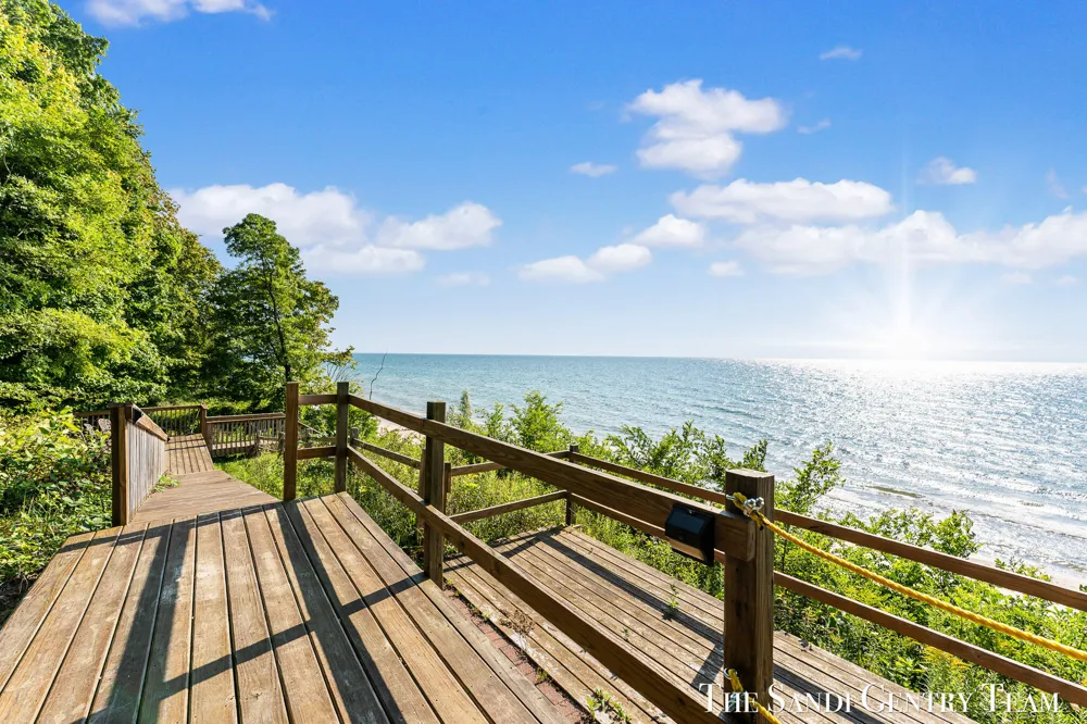 8567 Chuckanut Drive Montague, MI 49437