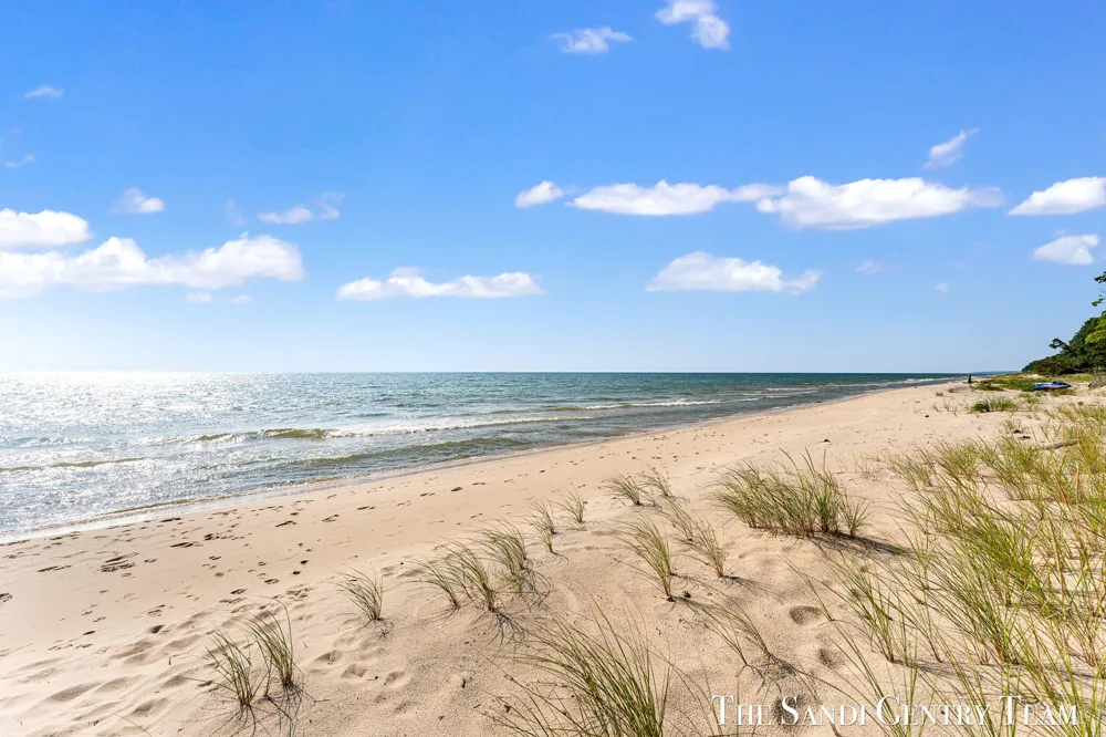 8567 Chuckanut Drive Montague, MI 49437