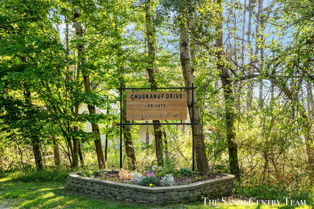 8567 Chuckanut Drive Montague, MI 49437