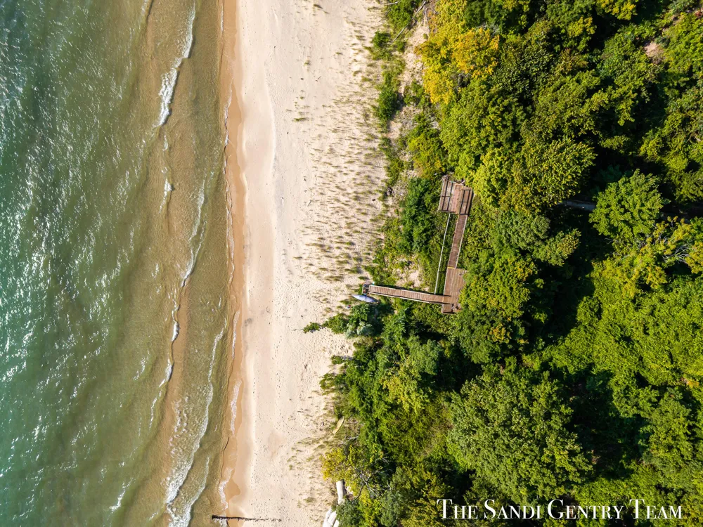 8567 Chuckanut Drive Montague, MI 49437