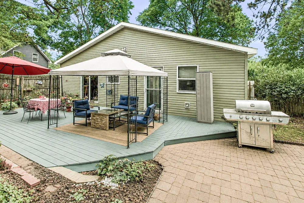 627 Francis Street South Haven, MI 49090