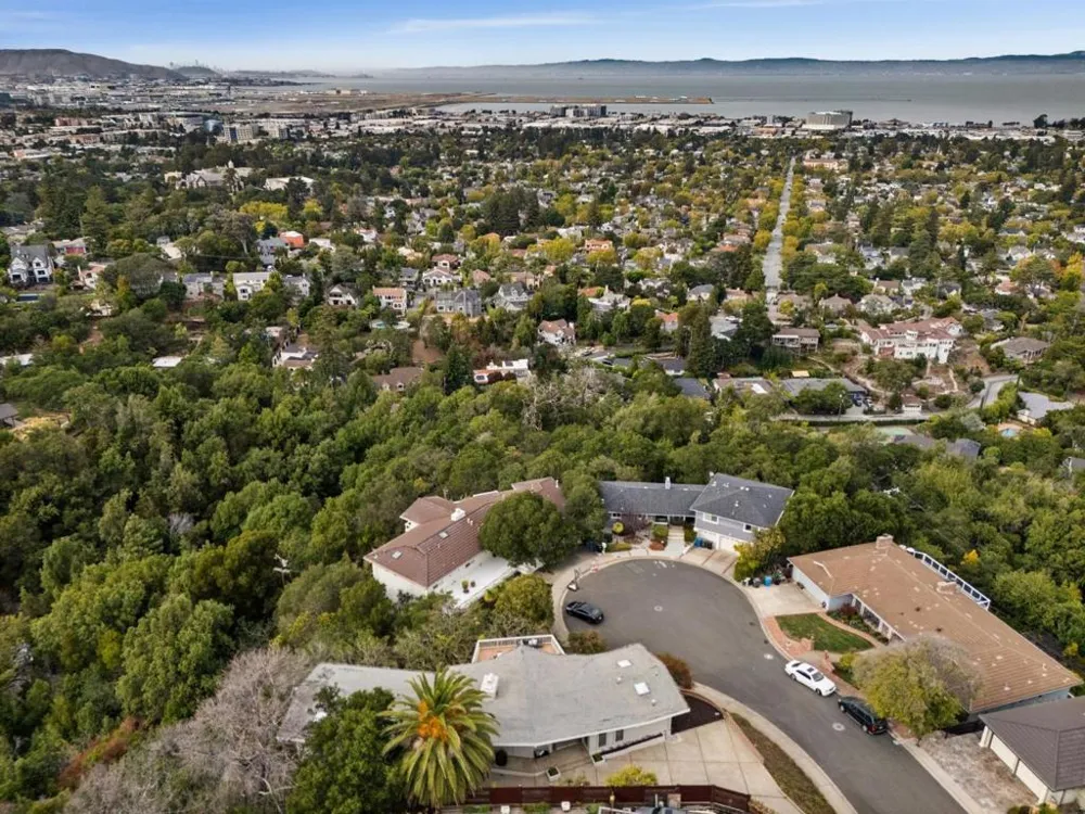 5 Belvedere Court Burlingame, CA 94010