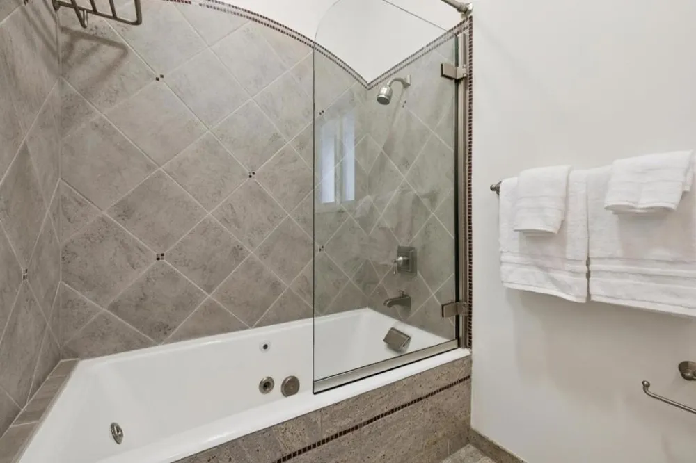 5 Belvedere Court Burlingame, CA 94010