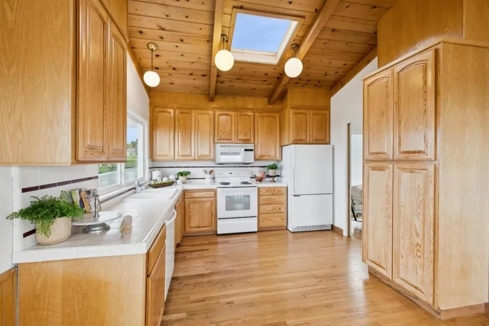 5 Belvedere Court Burlingame, CA 94010