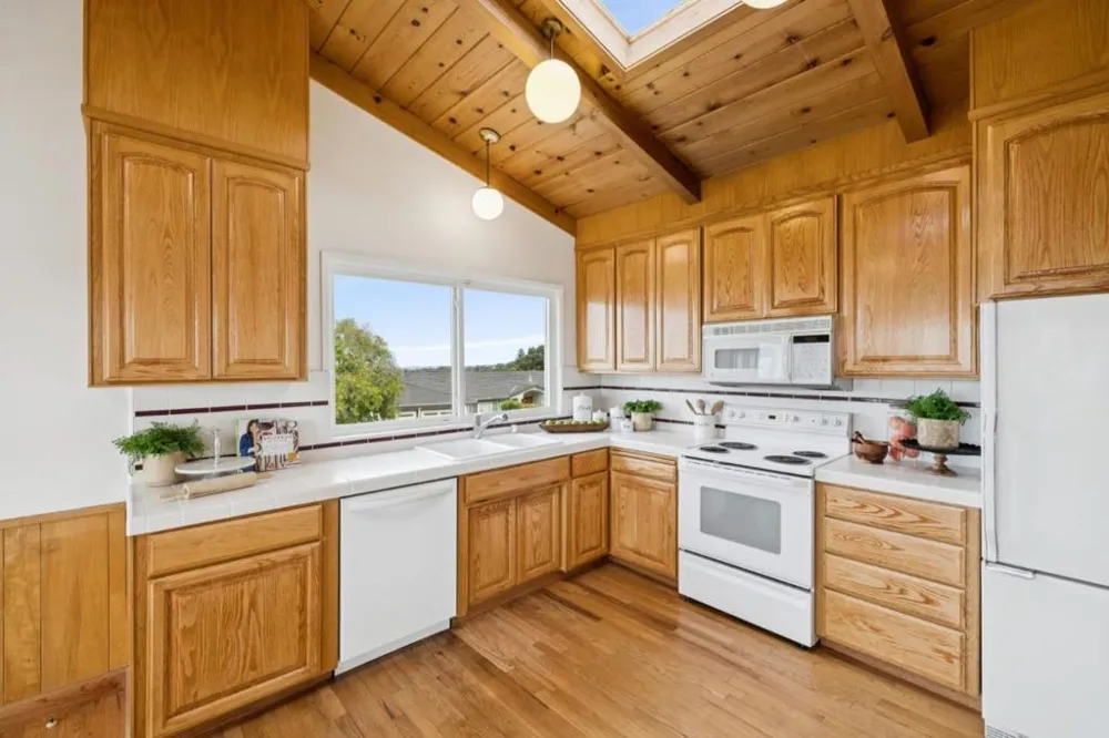 5 Belvedere Court Burlingame, CA 94010
