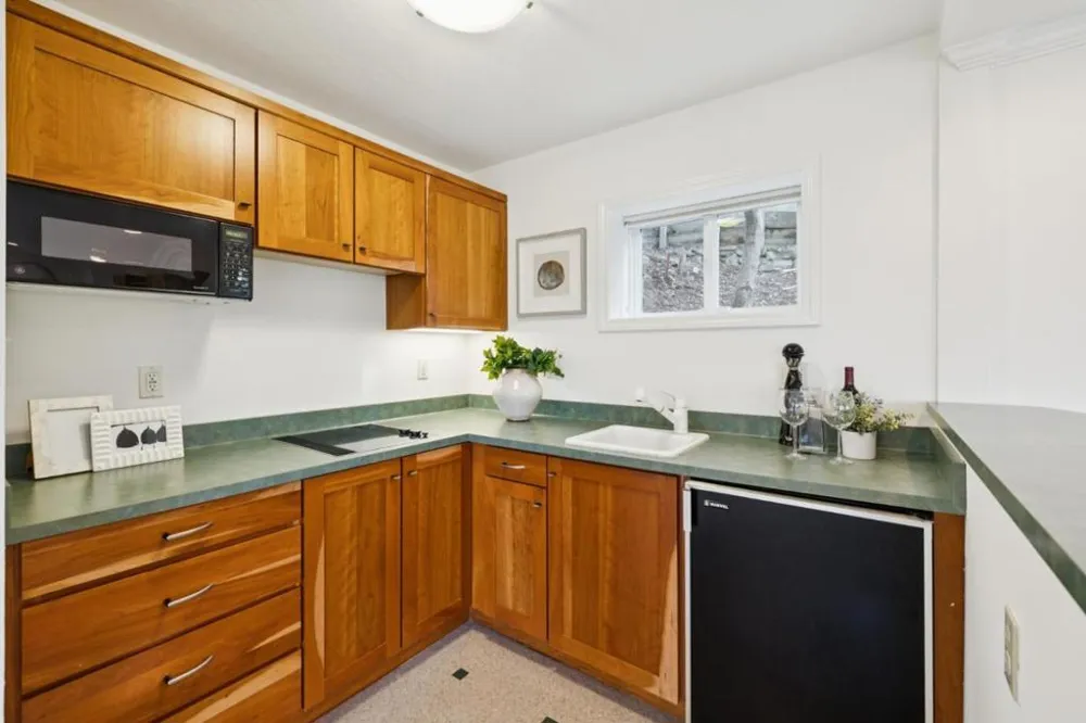 5 Belvedere Court Burlingame, CA 94010