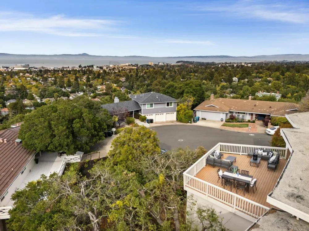 5 Belvedere Court Burlingame, CA 94010