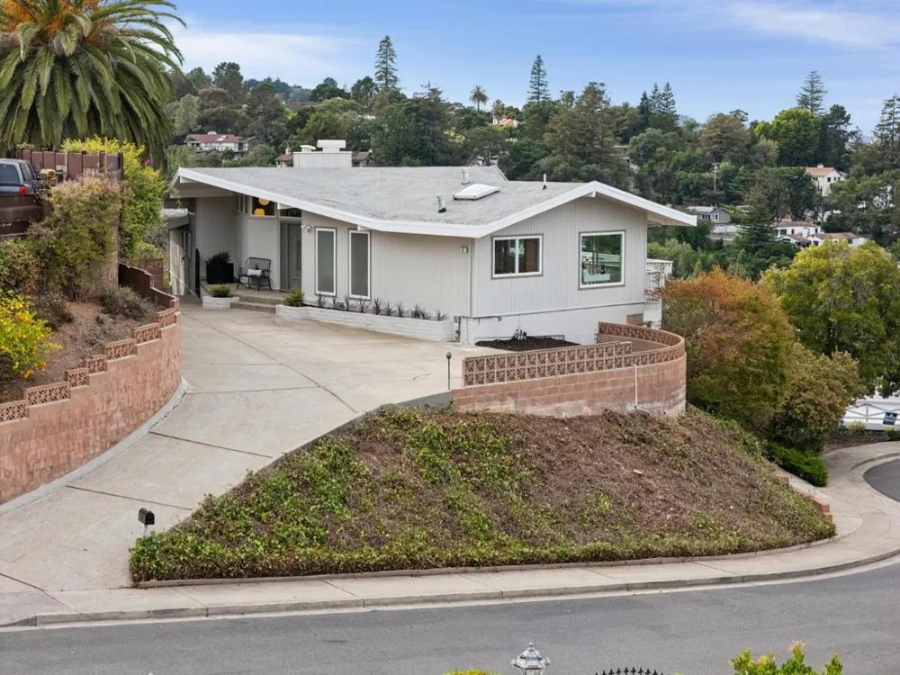 5 Belvedere Court Burlingame, CA 94010
