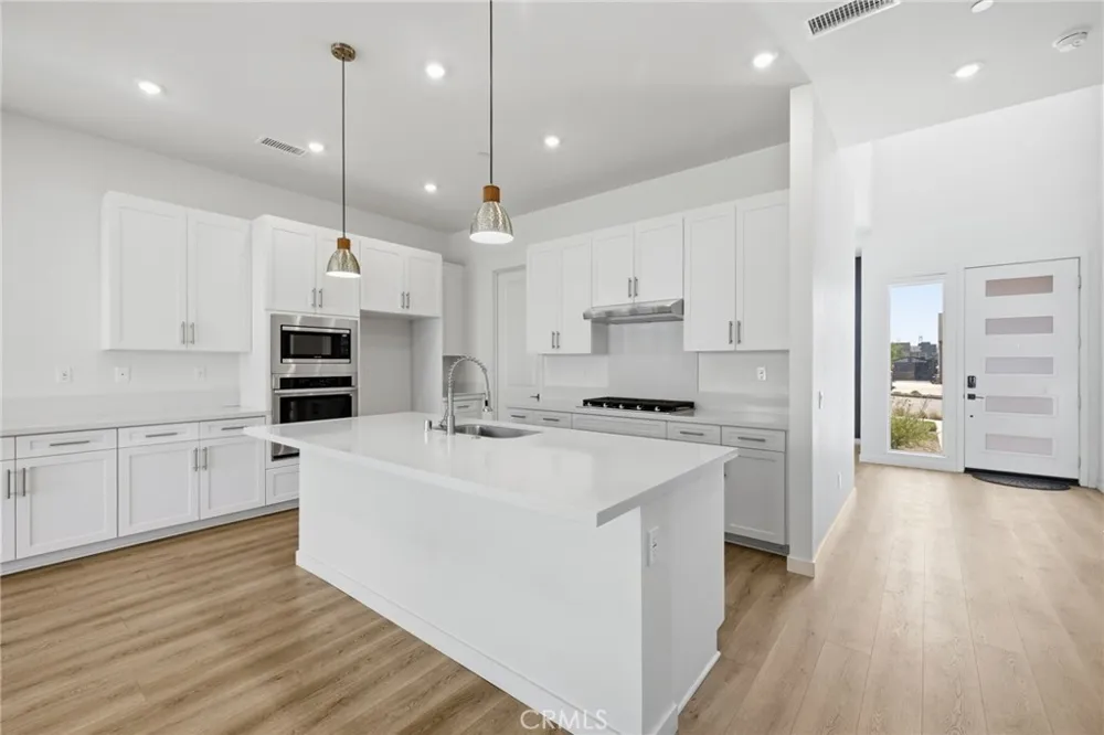 15842 Butterfly Drive Fontana, CA 92336