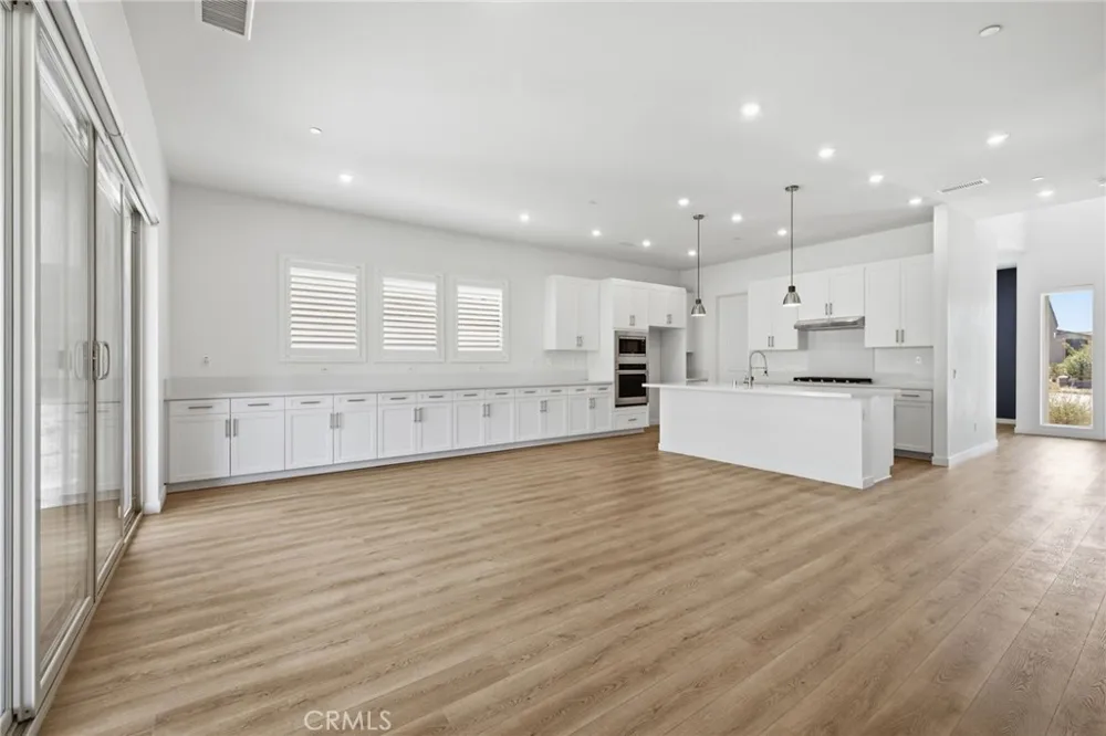 15842 Butterfly Drive Fontana, CA 92336