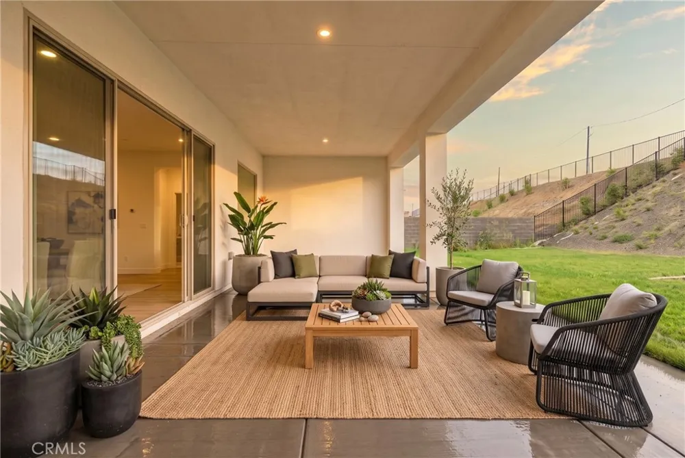 15842 Butterfly Drive Fontana, CA 92336