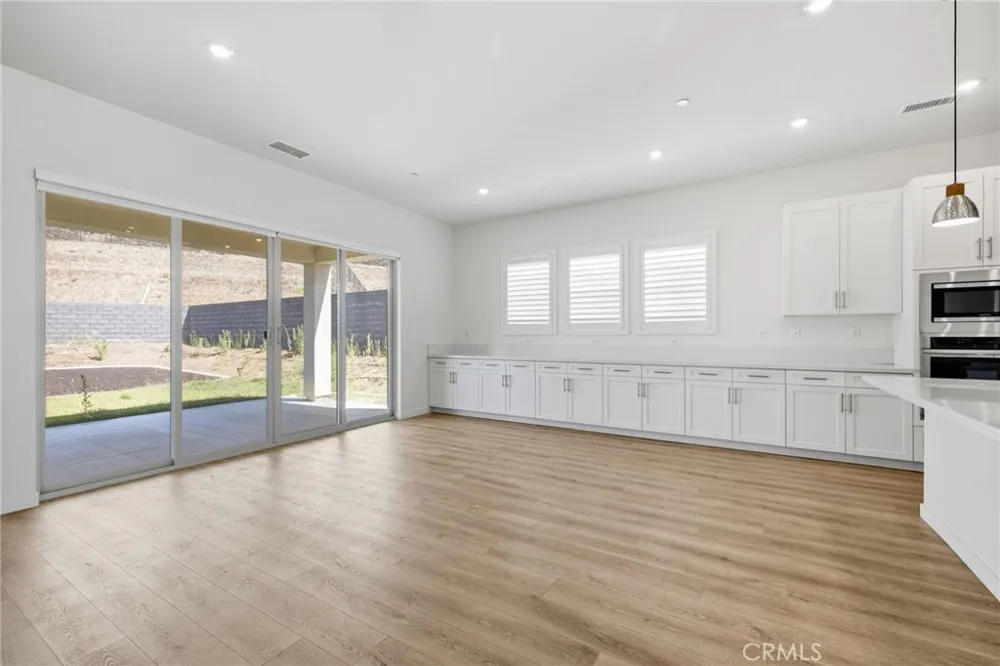 15842 Butterfly Drive Fontana, CA 92336