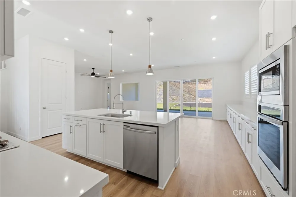 15842 Butterfly Drive Fontana, CA 92336