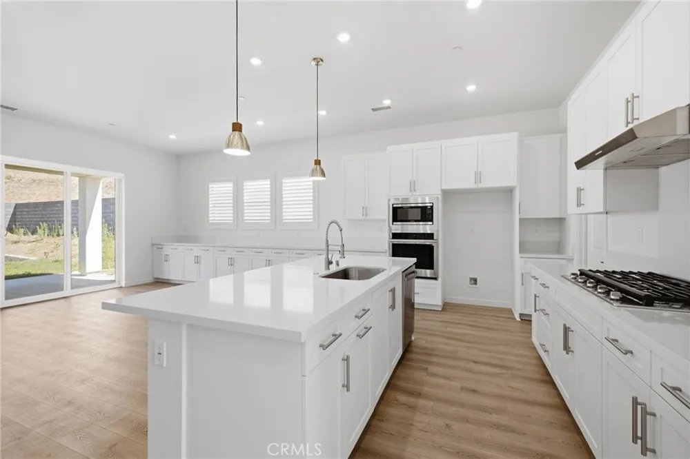 15842 Butterfly Drive Fontana, CA 92336