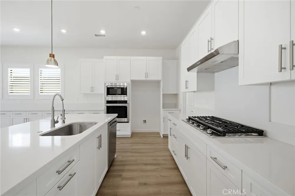 15842 Butterfly Drive Fontana, CA 92336