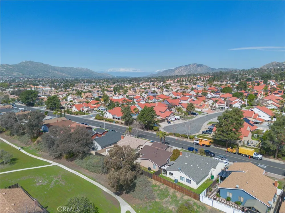 25429 Hemlock Ave Moreno Valley, CA 92557