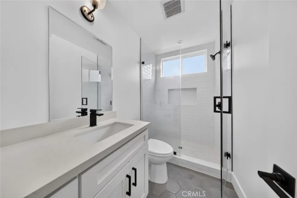 10853 Otsego Street #1/2 North Hollywood, CA 91601